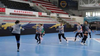 Kastamonu Belediyespor, Metz Handball maçı hazırlıklarını sürdürüyor