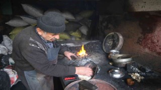 Kastamonunun son kalay ustası, 56 yıldır bakırlara hayat veriyor