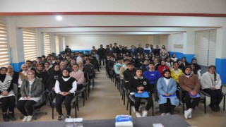Kaymakam Ocak ‘Kariyer Günlerinde öğrencilerle buluştu