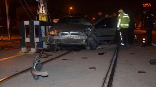 Kayseride motosiklet otomobile çarptı: Ağabey öldü, kardeşi ağır yaralandı