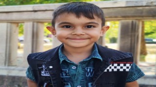 Kazada yaralanan 8 yaşındaki çocuk, 10 günlük yaşam savaşını kaybetti