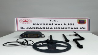 Kilisede Kaçak Kazı Yapanlara Suçüstü