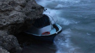 Kırklarelinde ağlara takılan balıkçı teknesi karaya sürüklendi