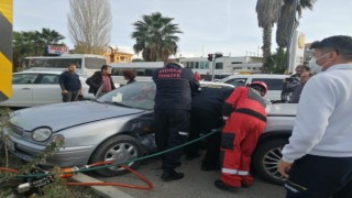 Kırmızı ışık ihlali kaza getirdi: 6 yaralı