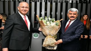 Kocaeli Üniversitesinde devir teslim töreni