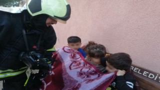 Kocaelide korkutan yangın: 3 çocuğuyla alevlerden kaçtı