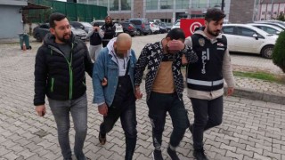 KOM polisi sahte para ve uyuşturucu ele geçirdi: 5 gözaltı