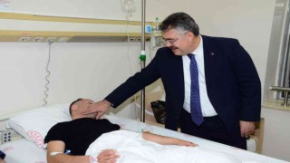 Komiser kaza kurşunuyla yaralandı