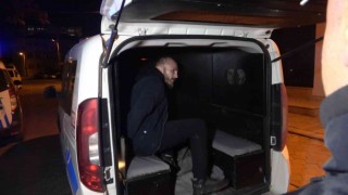 Kovalama sonucu yakalanan uyuşturucu taciri, gazetecilere hakaret etti