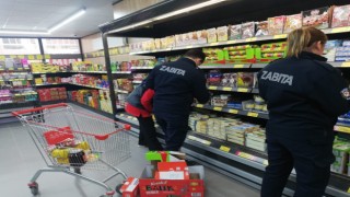 Kuluda zincir marketler denetlendi