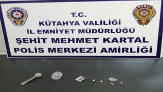 Kütahyada bekçiler 2 kişinin üzerinde uyuşturucu ele geçirdi