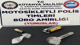 Kütahyada Yunus Timleri bir araçta uyuşturucu ele geçirdi