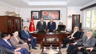 Kuyucak Belediye Başkanı Ertürk, AK Parti Genel Başkan Yardımcısı Özhasekiyi ağırladı
