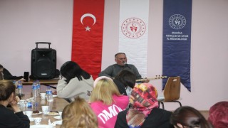 KYKlı öğrenciler mahalli sanatçı Sami Dinç ile coştu