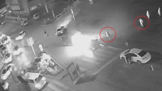 LPGli otomobil bir anda alev aldı, son anda kaçtıkları anlar kameraya yansıdı
