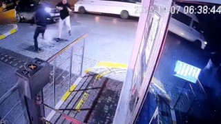 Lüks site önünde kanlı hesaplaşma kamerada