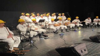 Madenci Korosunun sahne aldığı anma gecesi duygusal anlara sahne oldu