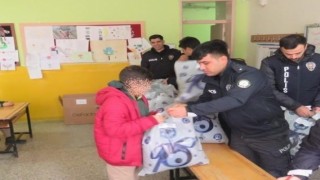 Malatya polisinde öğrencilere anlamlı yardım