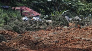 Malezyadaki toprak kaymasında ölü sayısı 21e yükseldi