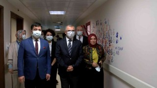 Maltepe Kaymakamı Tiryaki: Hastanede tedavi gören çocuklarımızın eğitimleri de burada devam ediyor