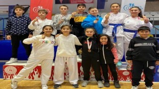 Manisa BBSK Karate takımı sporcularından büyük başarı