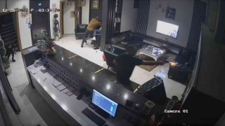 Manisada bir otelde film gibi çatışma