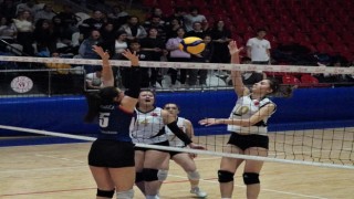 Manisada okul sporları gençler voleybol müsabakaları tamamlandı