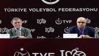 Mehmet Akif Üstündağ: Biz artık seyirci sayımız ile futbol sahalarına talibiz”
