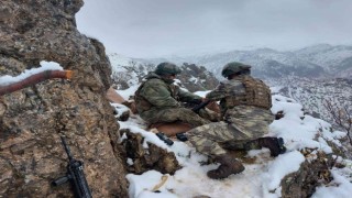 Mehmetçik, zorlu kış şartlarında operasyonlarına devam ediyor