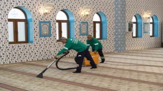 Mersinde ibadethaneler temizleniyor