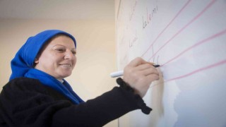 Mersinde okuma yazma bilmeyen kadınlara özel kurs