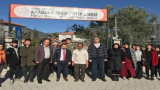 Mezun olduğu okulun öğrencilerine mesleğini tanıttı