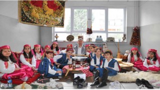 Minik öğrencilerden yöresel kıyafetli Yerli Malı Haftası etkinliği
