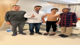 Minik Ömer, “kunduracı göğsü”nden kapalı yöntemle kurtuldu