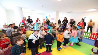 Minikler yeni yılı gündüz bakımevinde kutladı