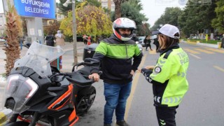 Motosiklet sürücülerine kaskın önemi anlatıldı