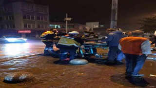 Motosiklet yayaya çarptı: 2 yaralı
