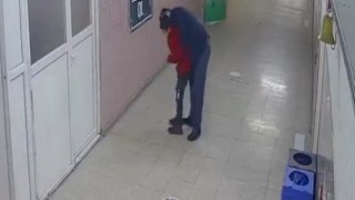 Müdür yardımcısının heimlich manevrası öğrencinin hayatını kurtardı