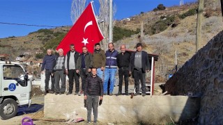 Nazilli Yukarıörencik Mahallesine dev Türk bayrağı