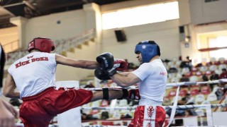 Nefes kesen kick boks heyecanı Denizlide yaşandı