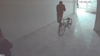 Nusaybinde hırsızlar binadan bisiklet çaldı