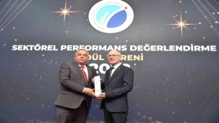 Ödülü DTSO Başkanı Bıyık verdi