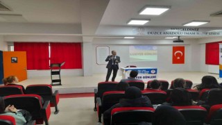 Öğrenciler mesleği erbabından dinledi
