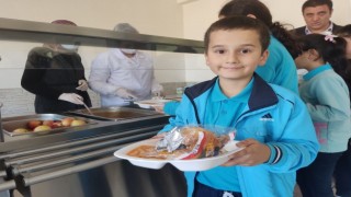 Öğrenciler, Milli Eğitim Bakanlığının ücretsiz yemek hizmetinden memnun
