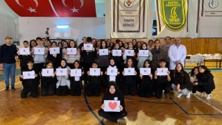 Öğrencilerden örnek davranış