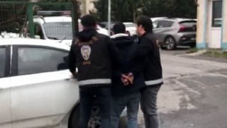 Okul önünde zabıtanın seyyar satıcı tarafından vurulma anı kamera