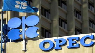 OPEC, üretimi günlük 2 milyon varil azaltma kararını sürdürecek