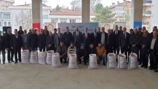 Orhanelide çiftçiye 6 ton arpa ve buğday dağıtıldı
