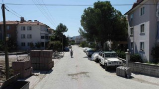 Ortacada yollara kilitli parke döşeniyor
