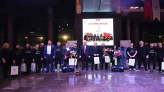 Osmangazide Zeki Müren anısına gece düzenlendi